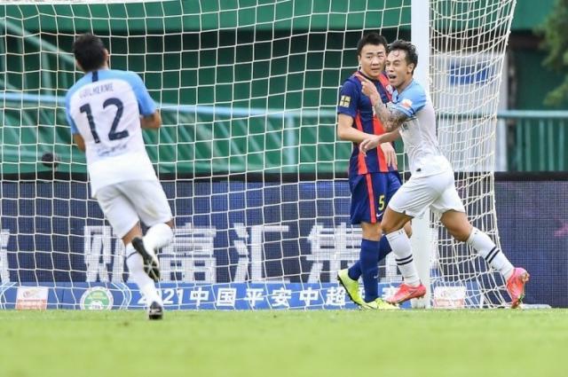 世界杯高清直播-【中超】蒂亚戈传射朱建荣2球 广州城4比2青岛止颓